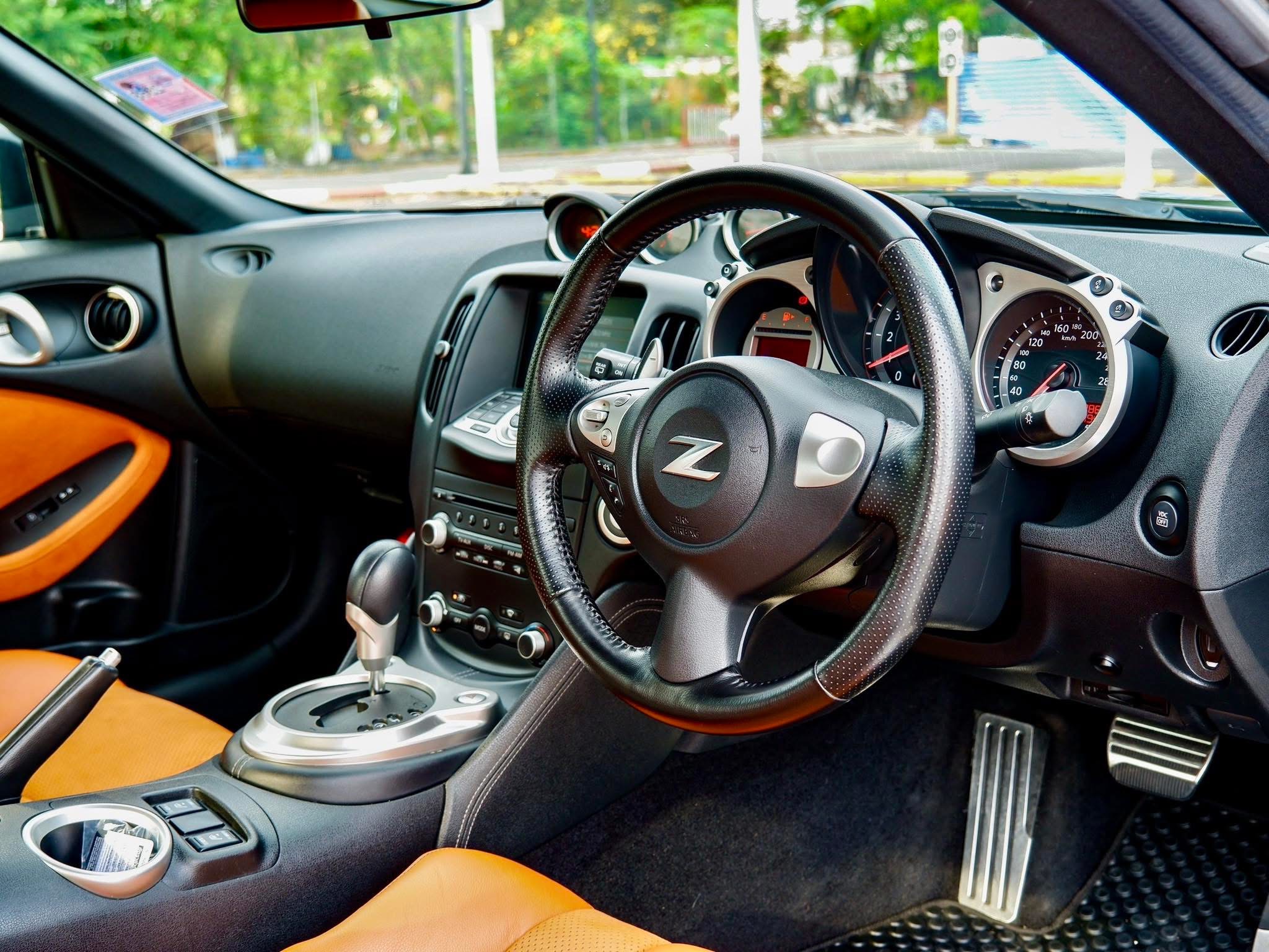 Nissan Fairlady 370Z ST Version จดทะเบียนปี 2011