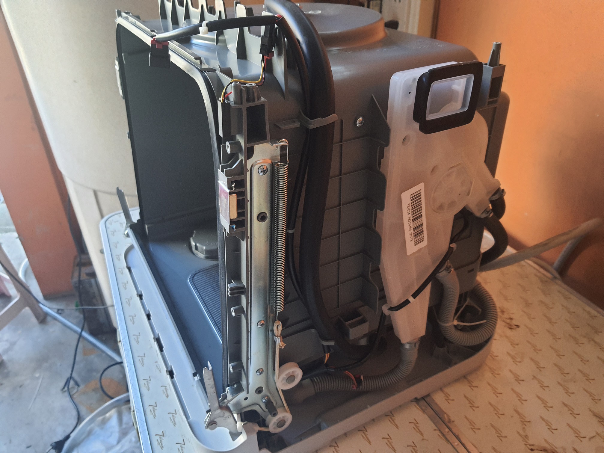 ซ่อมเครื่องล้างจาน ยี่ห้อ XIAOMI รุ่น VDW0401M อาการหน้าจอขึ้น E2