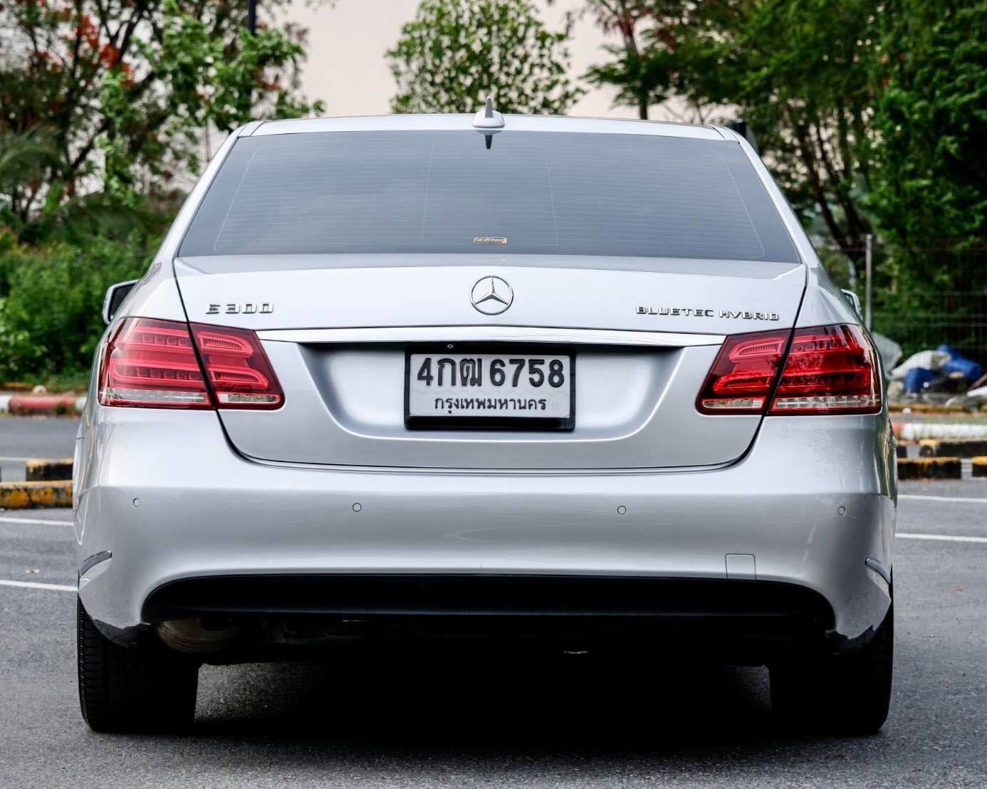 Benz W212 E300 Diesel Bluetec Hybrid Executive Fulloption ปี 2015