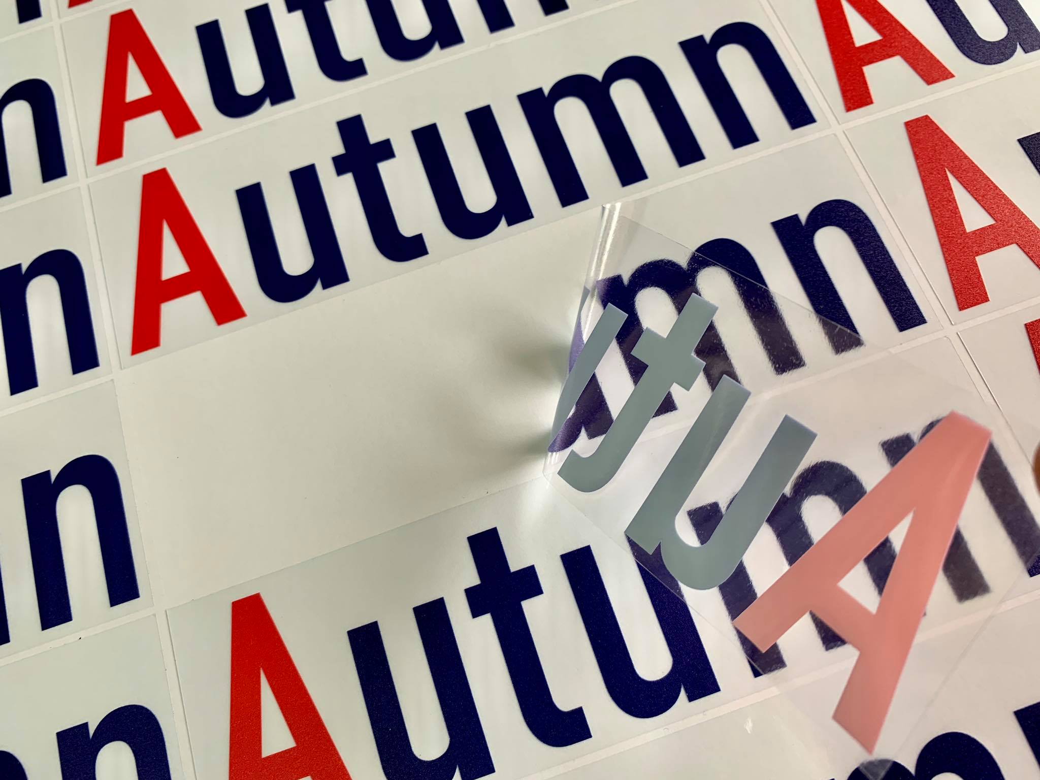 สติ๊กเกอร์ใสรองพื้นหมึกขาว หมึกขาว พิมพ์หมึกขาว