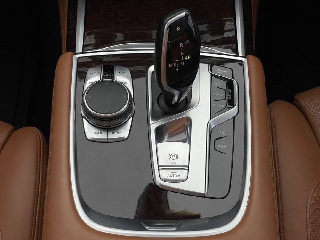 BMW 740Li Pure Excellence (G12) ปี 2016