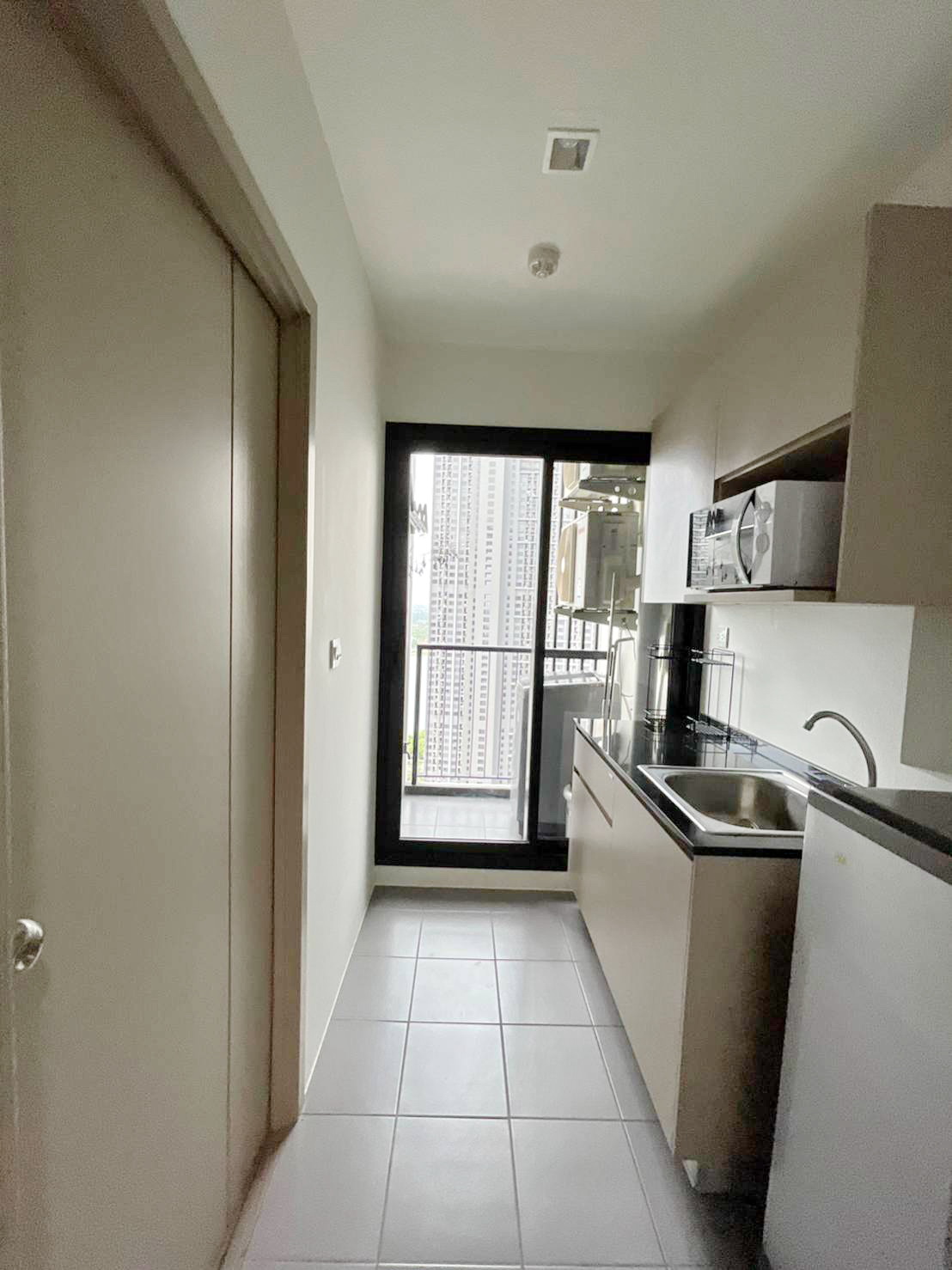 ให้เช่า The Politan Rive (เดอะ โพลิแทน รีฟ) วิวเจ้าพระยา มีเครื่องซักผ้าให้