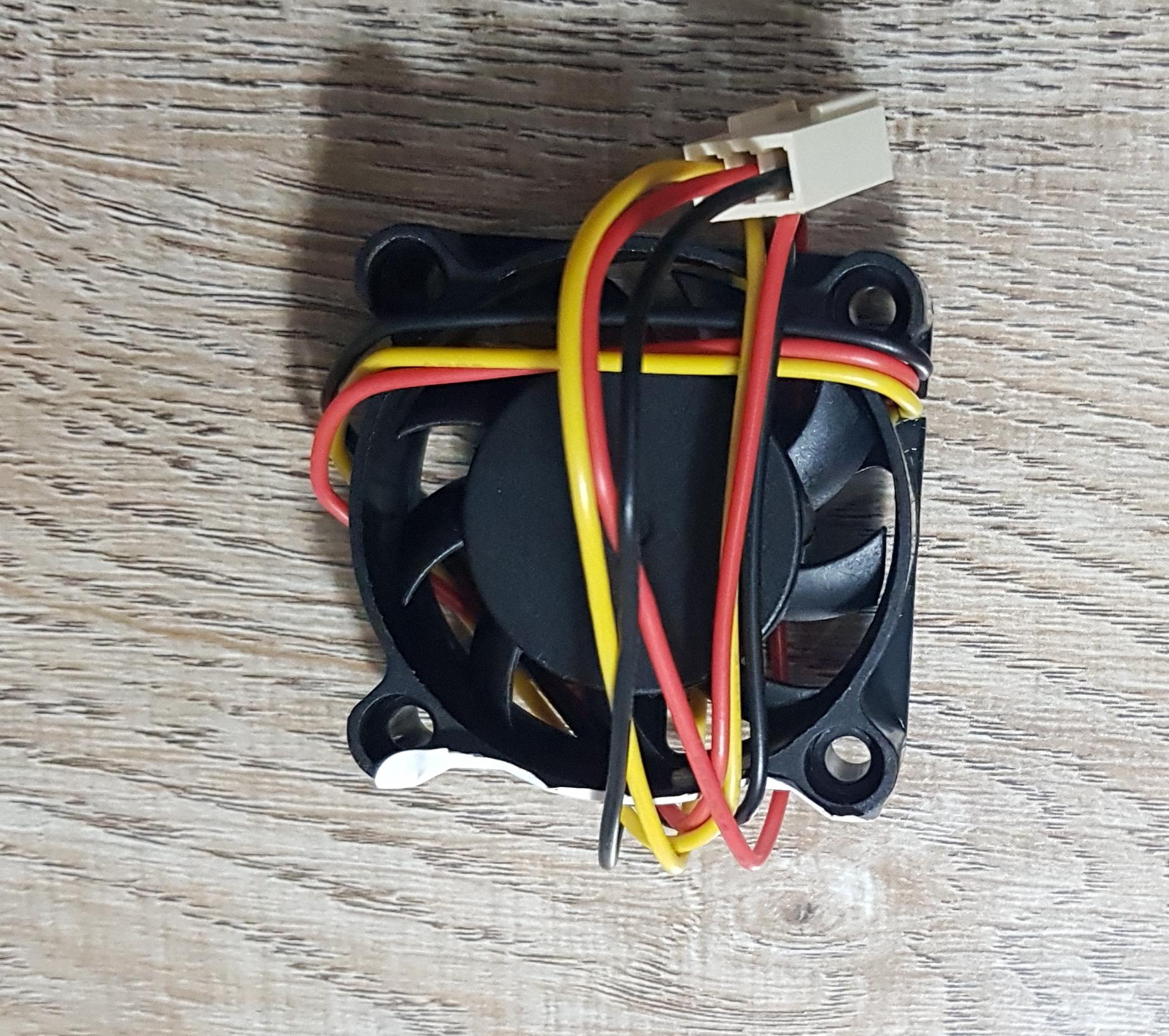 พัดลมระบายความร้อน 24VDC 3 สาย 40x40x10mm