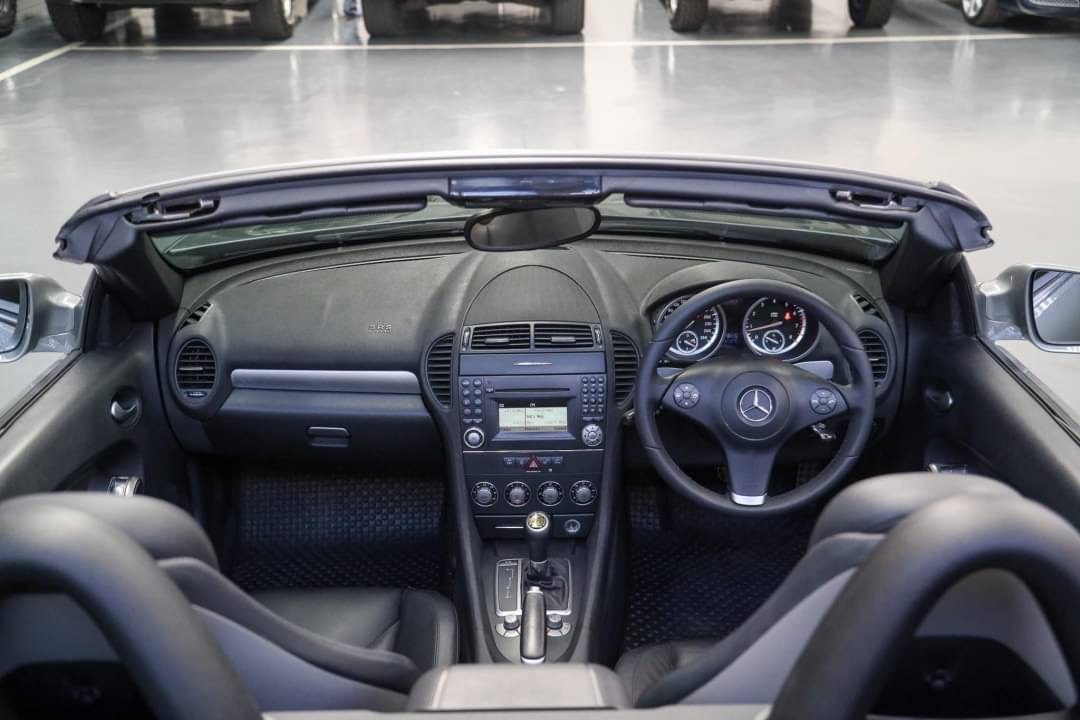 Mercedes Benz SLK200 AMG โฉม facelift แท้ สีเทา ปี 2011