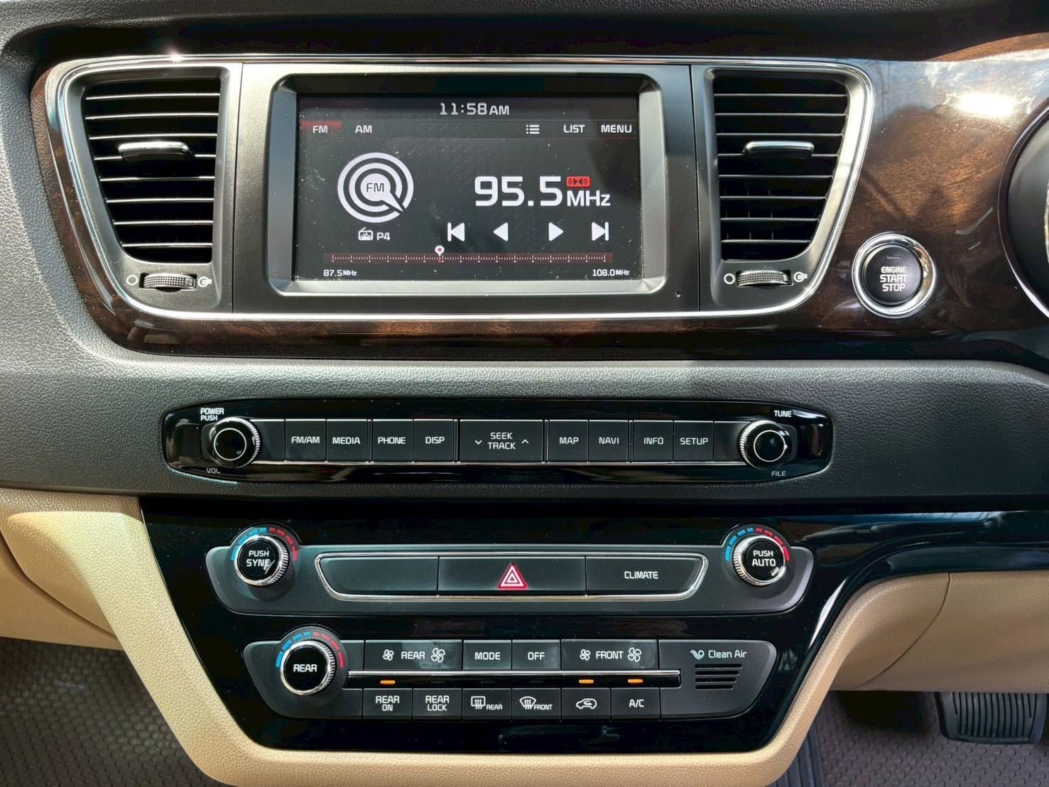 Kia Grand Carnival 2.2 SXL ปี 2018