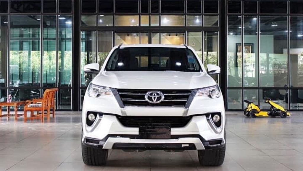 Toyota Fortuner 2.8 V ปี 2017