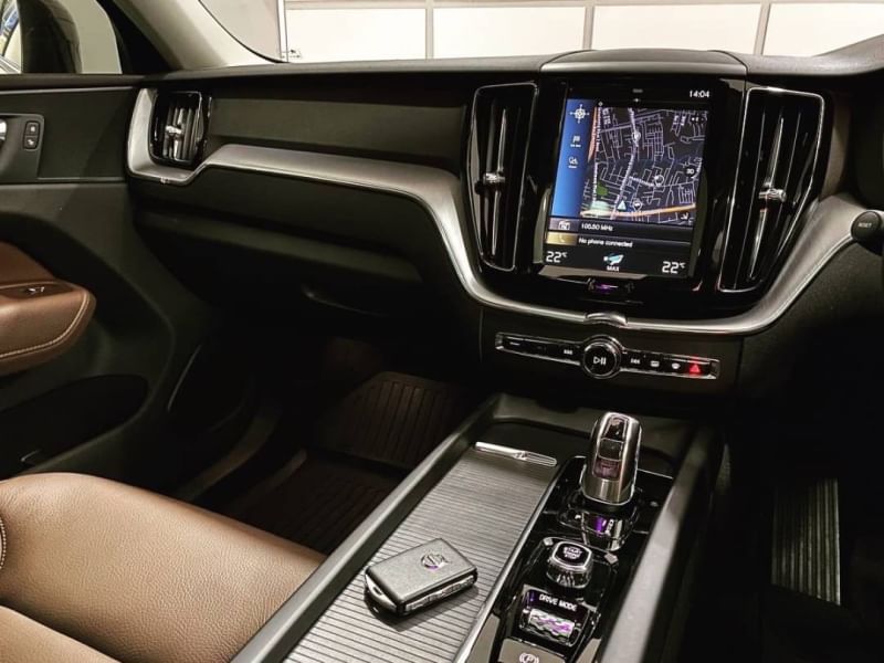 Volvo XC60 2.0 Turbo 4WD T8 Momentum Plugin Hybrid ปี 2018