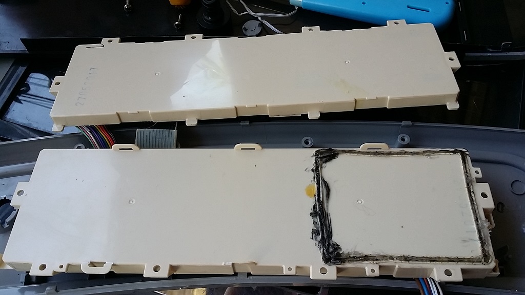 ซ่อมเครื่องซักผ้า ยี่ห้อ LG รุ่น WF-T1256TD อาการกดปุ่มเปิดเครื่องแล้วน้ำไหลเข้าทันที