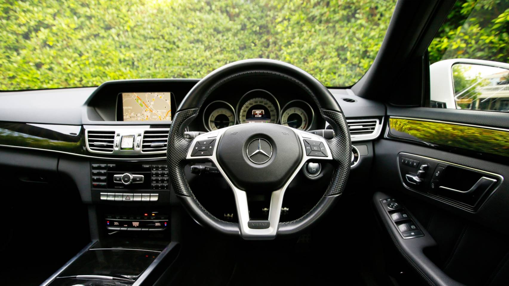 Mercedes Benz E300 Diesel Hybrid AMG Dynamic ปี 2013