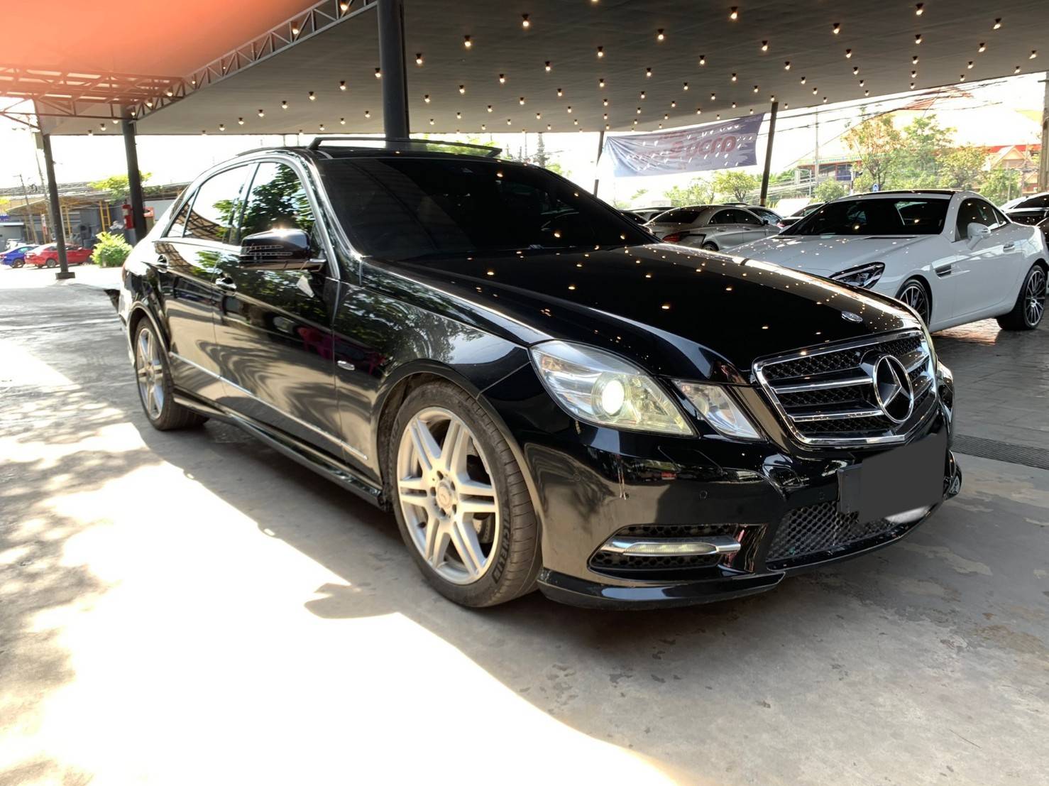 Mercedes Benz E200 CGI ปี 2012