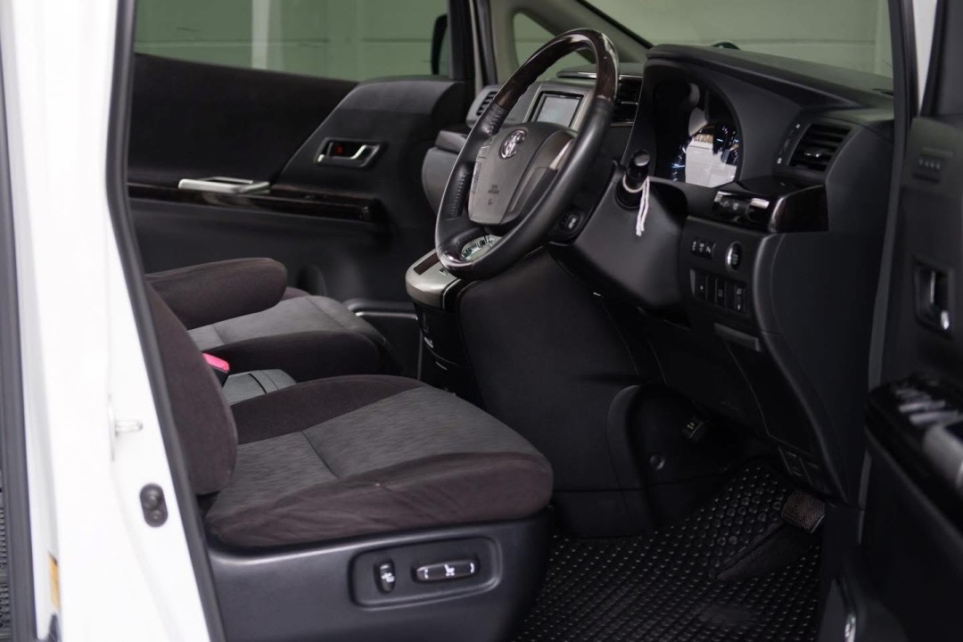 TOYOTA VELLFIRE 2.4 V ZG Edition ปี 2014