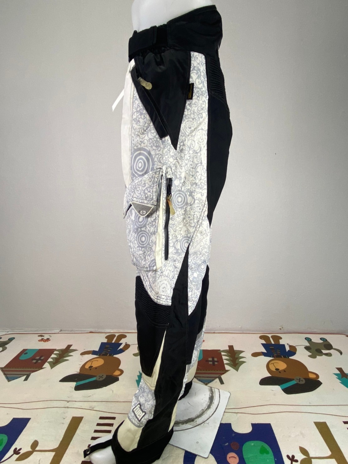 กางเกงขี่มอเตอร์ไซด์ ( มือสอง ) E&A 202: เอว 36" ยาว 33" ***Castje