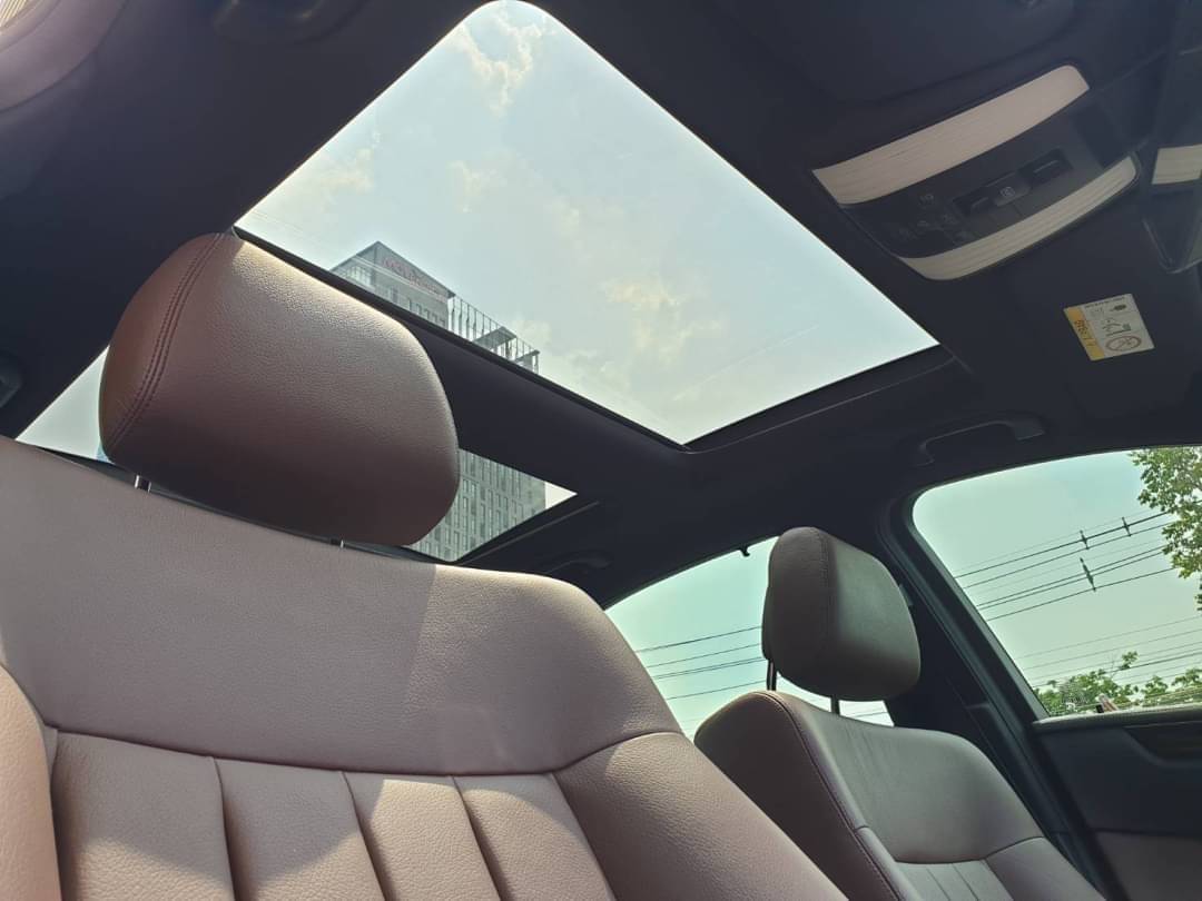 Mercedes E300 blutec Amg ปี 2013