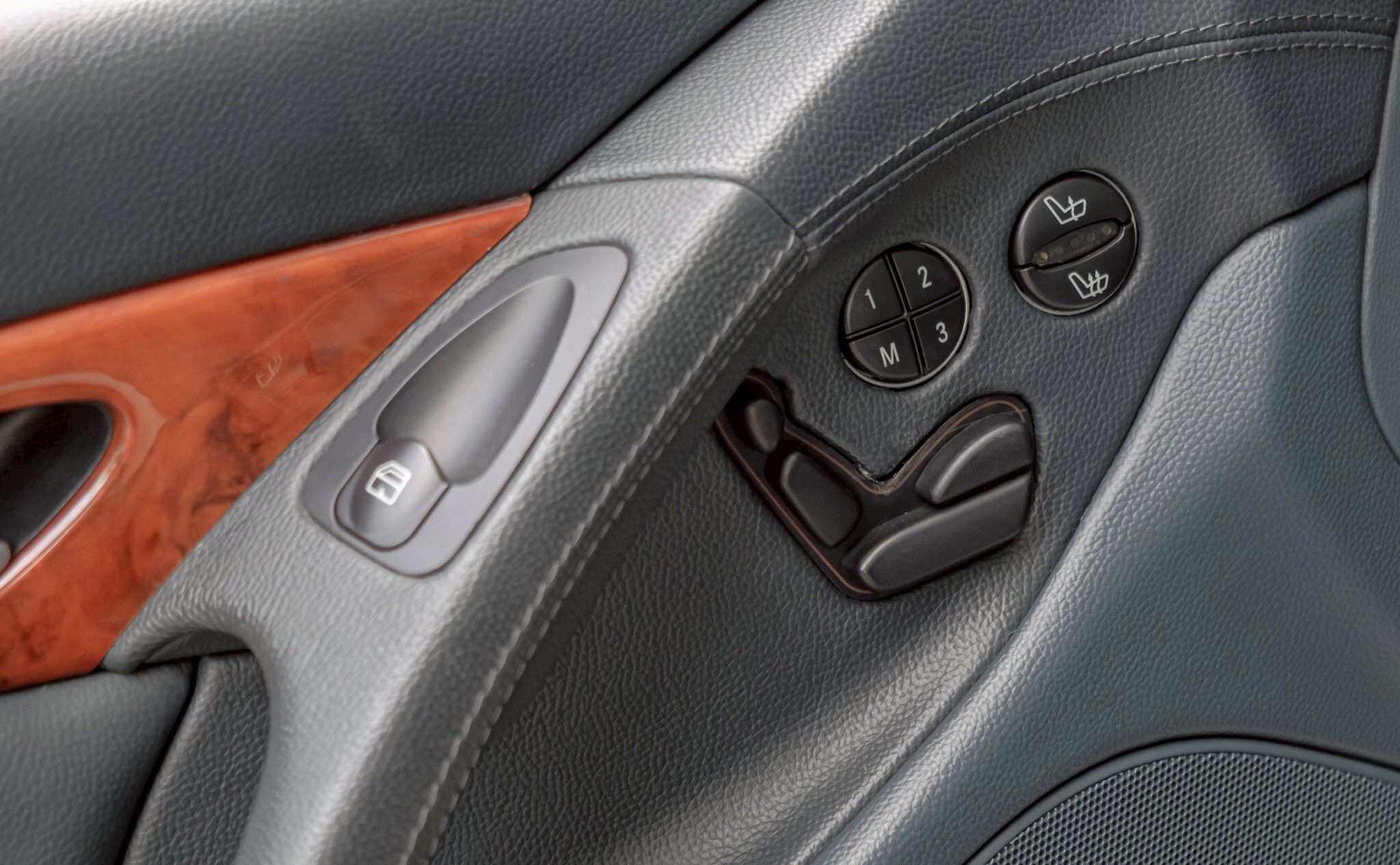 Mercedes Benz SL500 ปี 2011