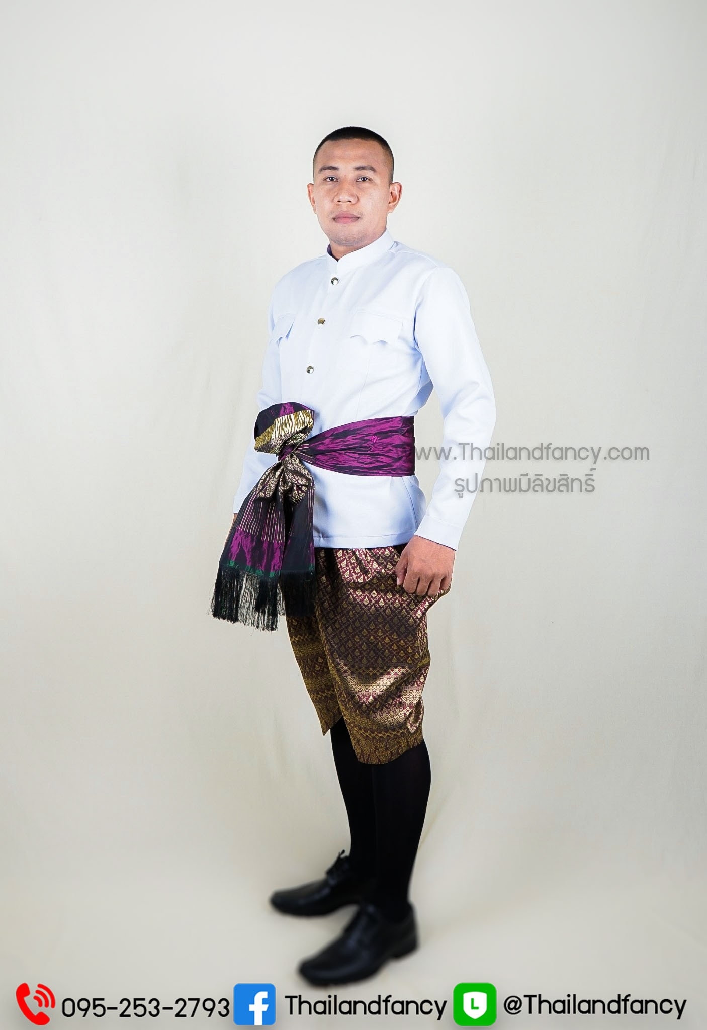 ชุดไทยเพื่อนเจ้าบ่าว ชุดไทยย้อนยุค ชุดงานพิธีไทย ชุดไทยผู้ชาย ชุดไทยท่านเจ้าคุณ ชุดไทยออเจ้า เสื้อไทยราชปาแตนสีขาวเข้าคู่กับโจงกระเบนสีเข้ม