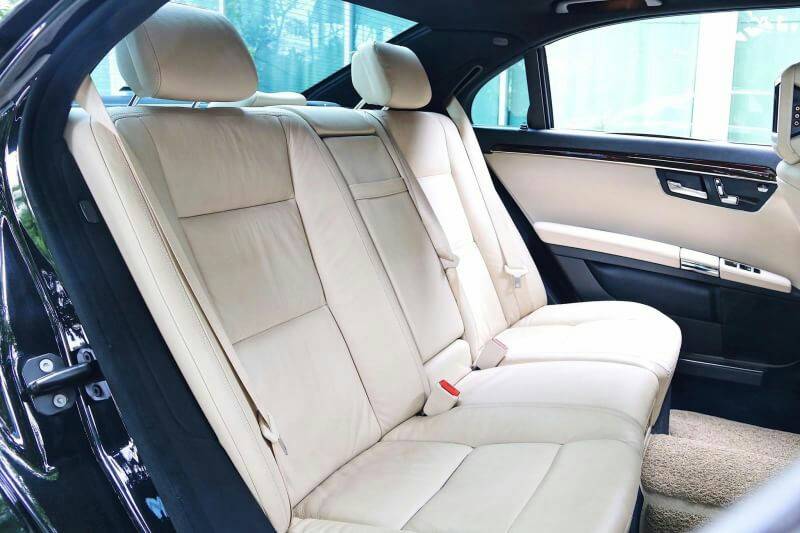 Mercedes-Benz S300L (facelift)AMG Package เป็นรุ่นตัวถังยาว ปี2010