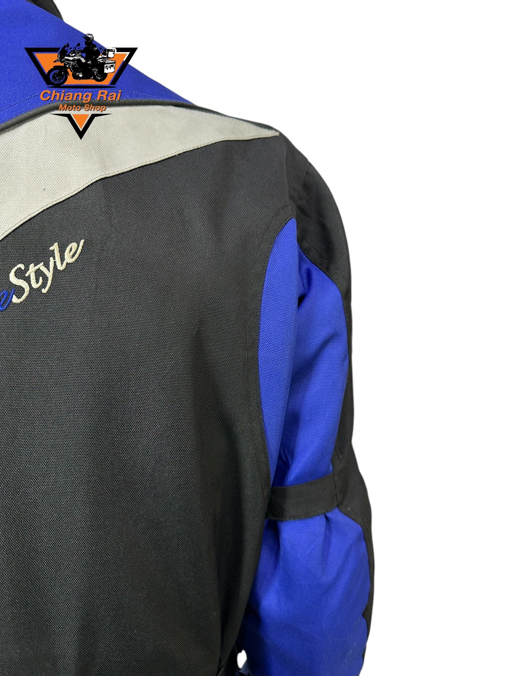 เสื้อขี่มอเตอร์ไซด์( มือสอง) RCTA 740 อก 48" ยาว 24 (L) **GERMOC**