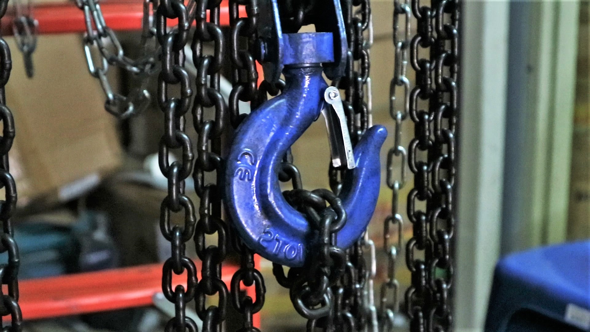 รอกโซ่ ยี่ห้อ Osuka งานญี่ปุ่น แบบเหลี่ยม มี 3 ขนาด (แบบใช้มือดึง-สาว)