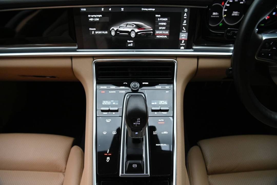 Porsche Panamera 4 E hybrid ปี 2018
