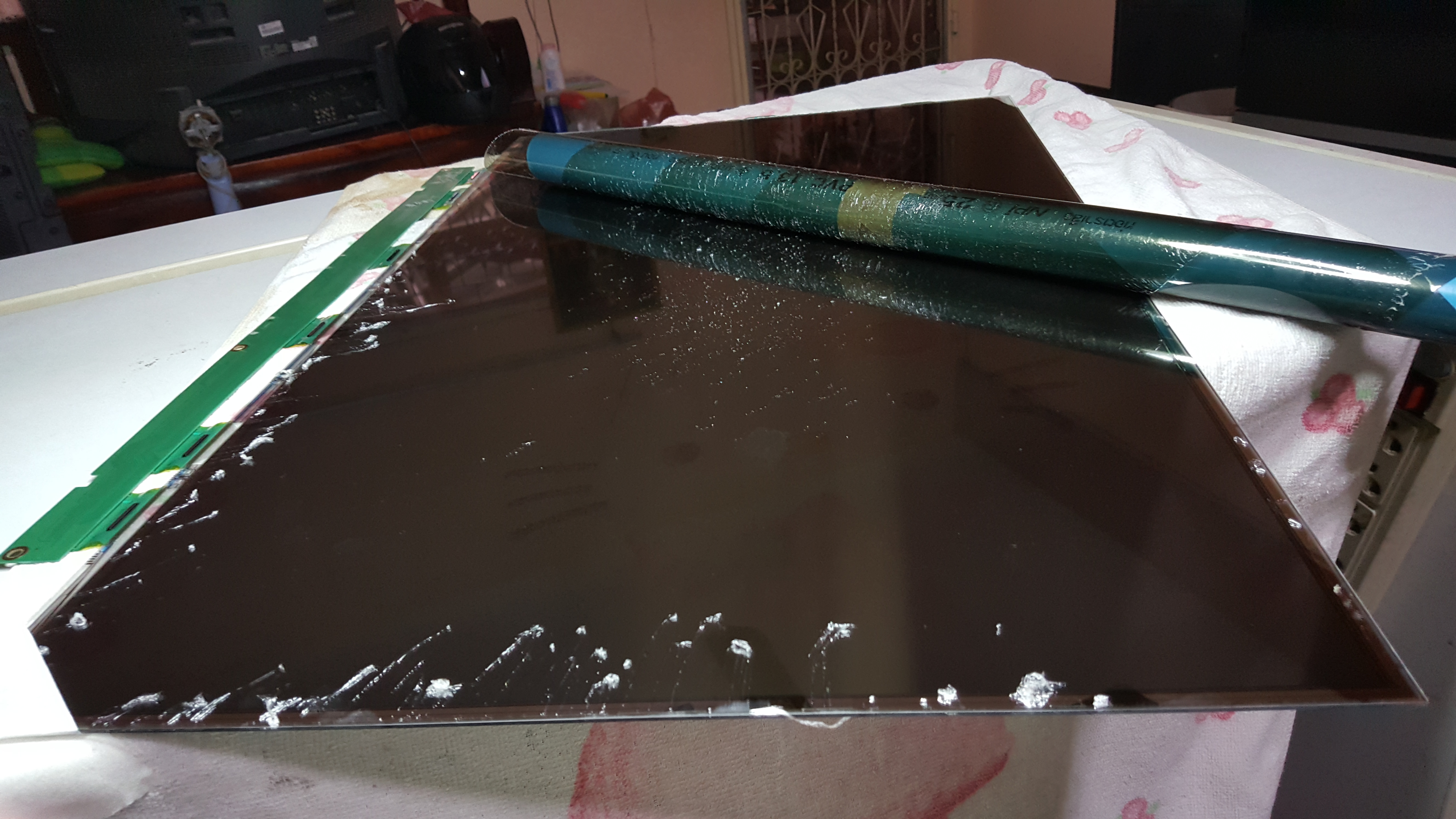 ซ่อมแอลซีดีทีวี LCD-TV ยี่ห้อ SAMSUNG รุ่น LA32A450C1 เปลี่ยนฟิล์มจอ