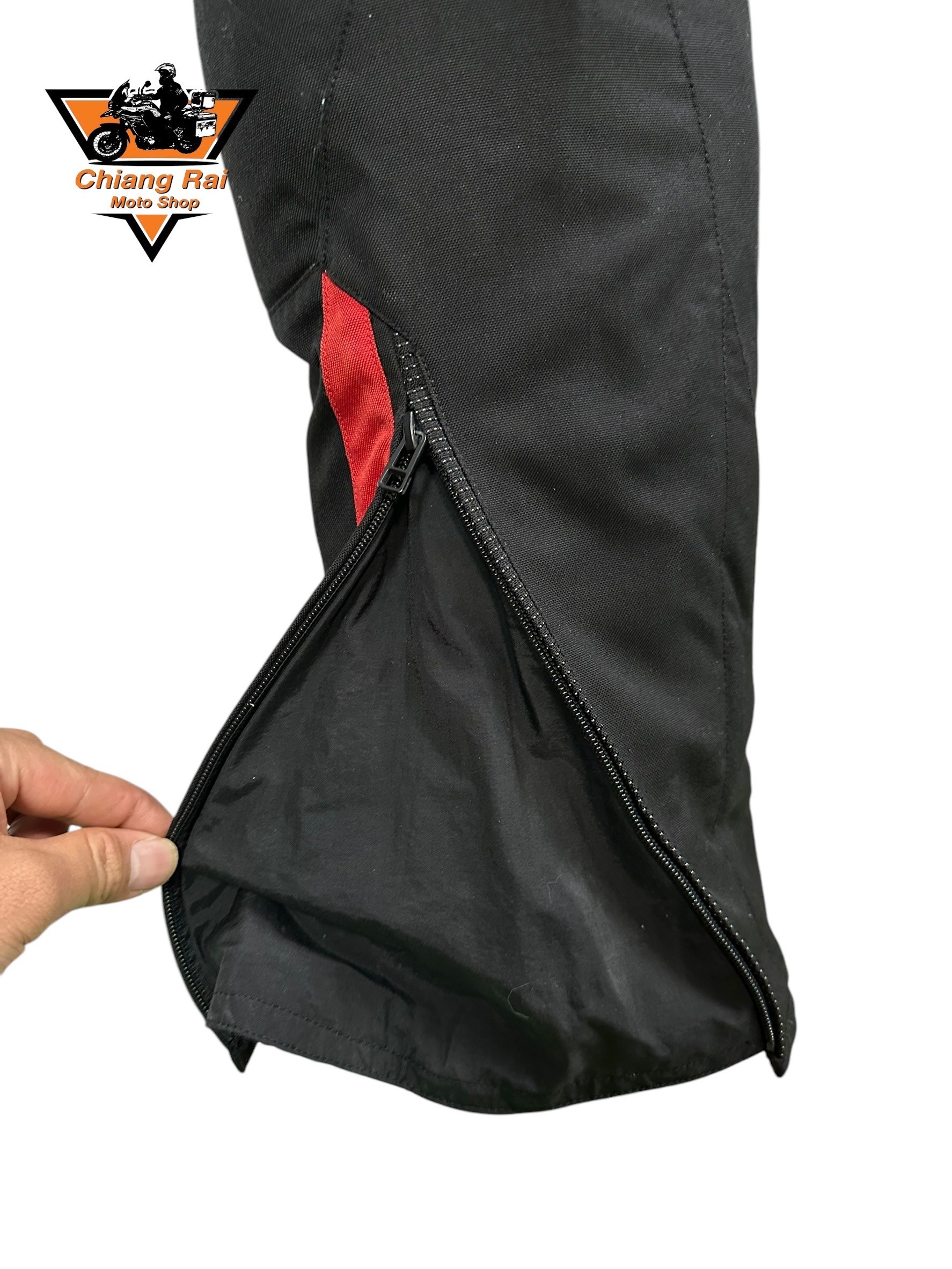 ชุดสำหรับขี่มอเตอร์ไซด์ (มือสอง) SET 027 ชุดทัวริ่ง เสื้อการ์ด + กางเกง ยี่ห้อ***dainese***