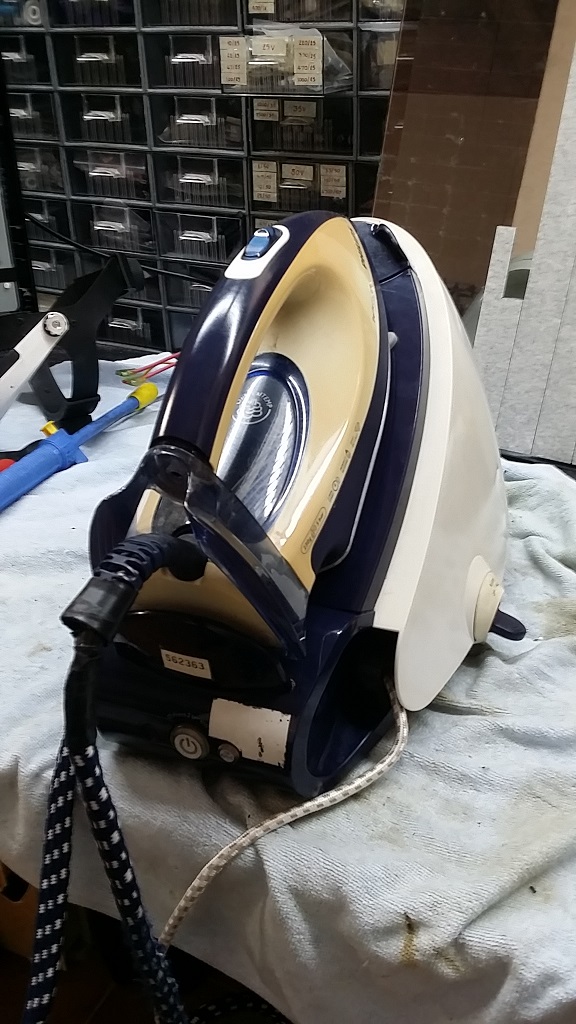 ซ่อมเตารีดไอน้ำ ยี่ห้อ PHILIPS รุ่น GC9220 อาการไอน้ำไม่ออก