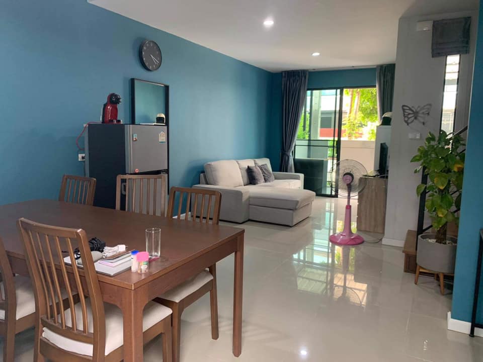 ให้เช่าทาวน์โฮม 2 ชั้น ใกล้สมบัติบุรี บางบัวทอง