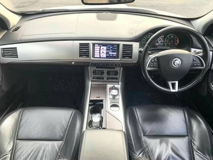 Jaguar XF ปี 2012