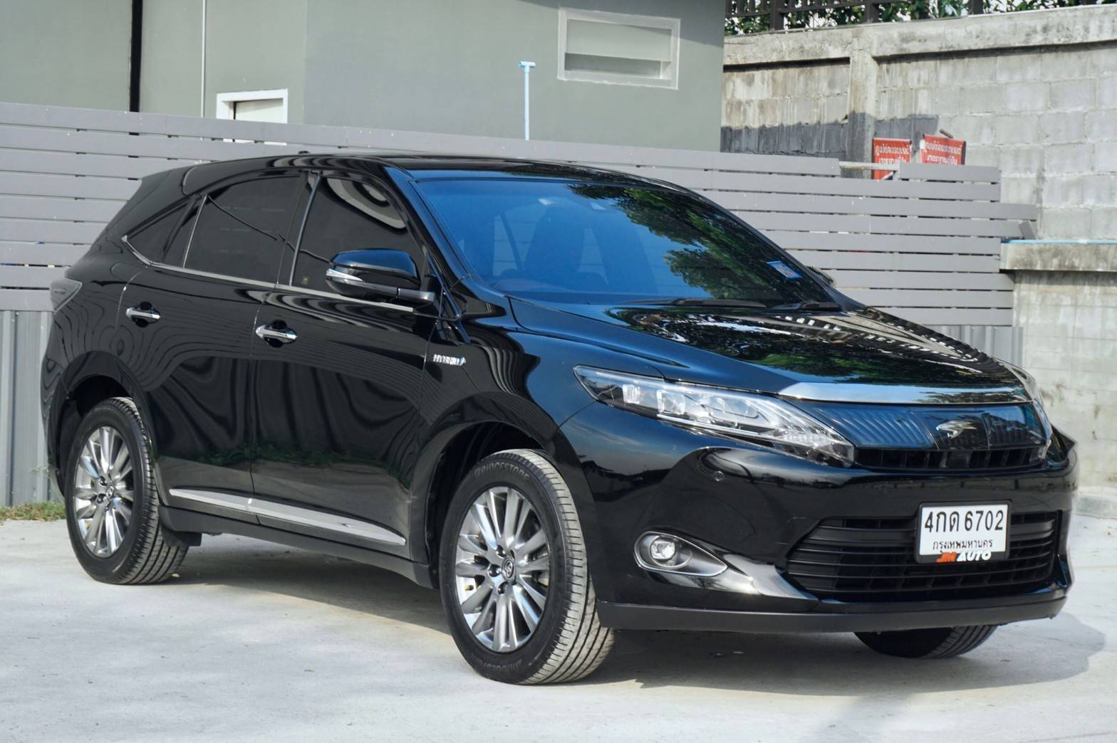 Toyota Harier 2.5 Hybrid AWD ปี 2015