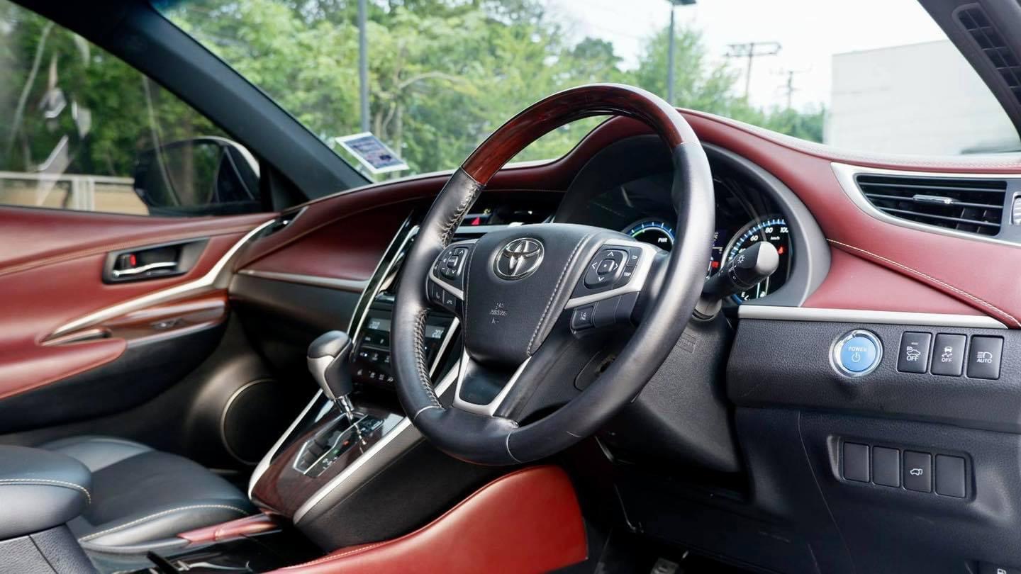 Toyota Harrier 2.5 HV Hybrid Premium Package ปี 2015