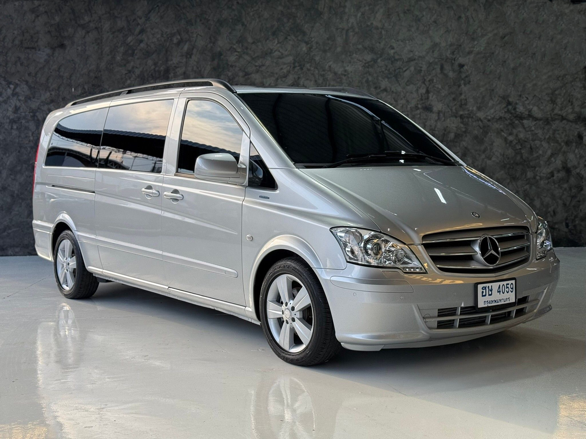 Benz Vito 3.2 V6 diesel ปี 2012