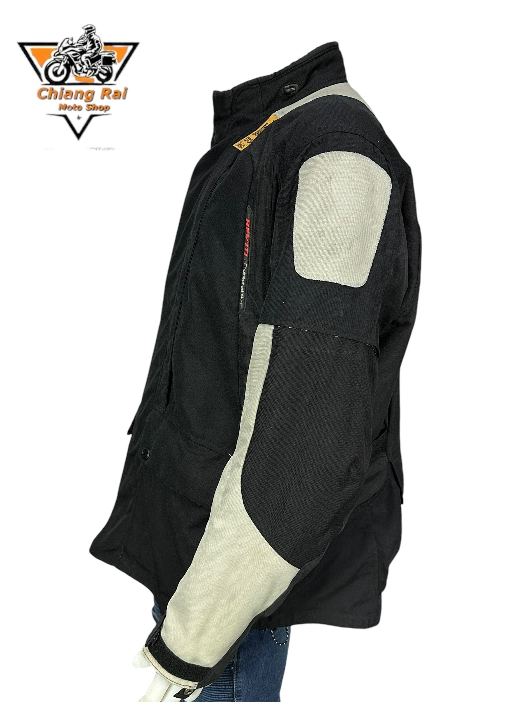 เสื้อขี่มอเตอร์ไซด์( มือสอง) RCTA 652: อก 52" ยาว 30"(XL) **REV'IT!**