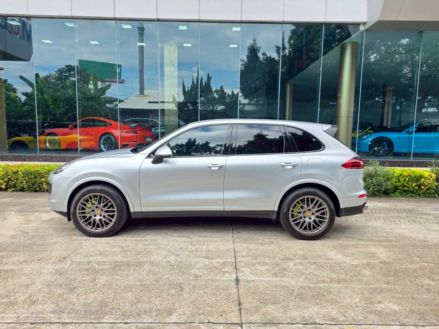 Porsche Cayenne Platinum edition ปี 2017