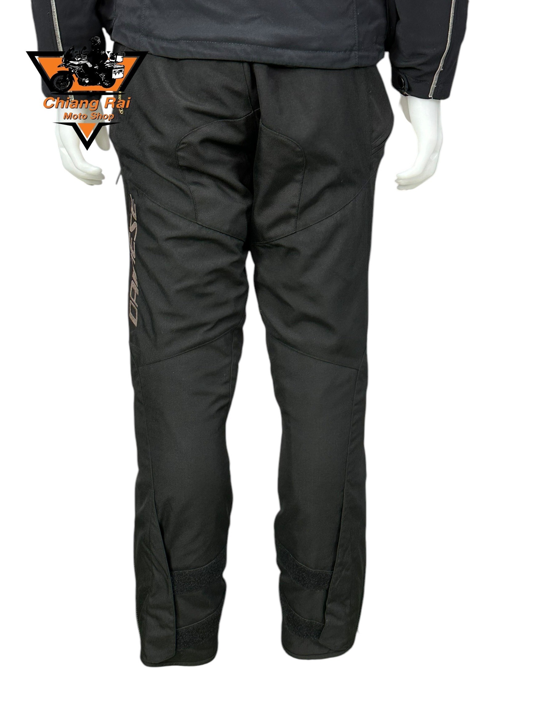 ชุดสำหรับขี่มอเตอร์ไซด์ (มือสอง) SET 027 ชุดทัวริ่ง เสื้อการ์ด + กางเกง ยี่ห้อ***dainese***