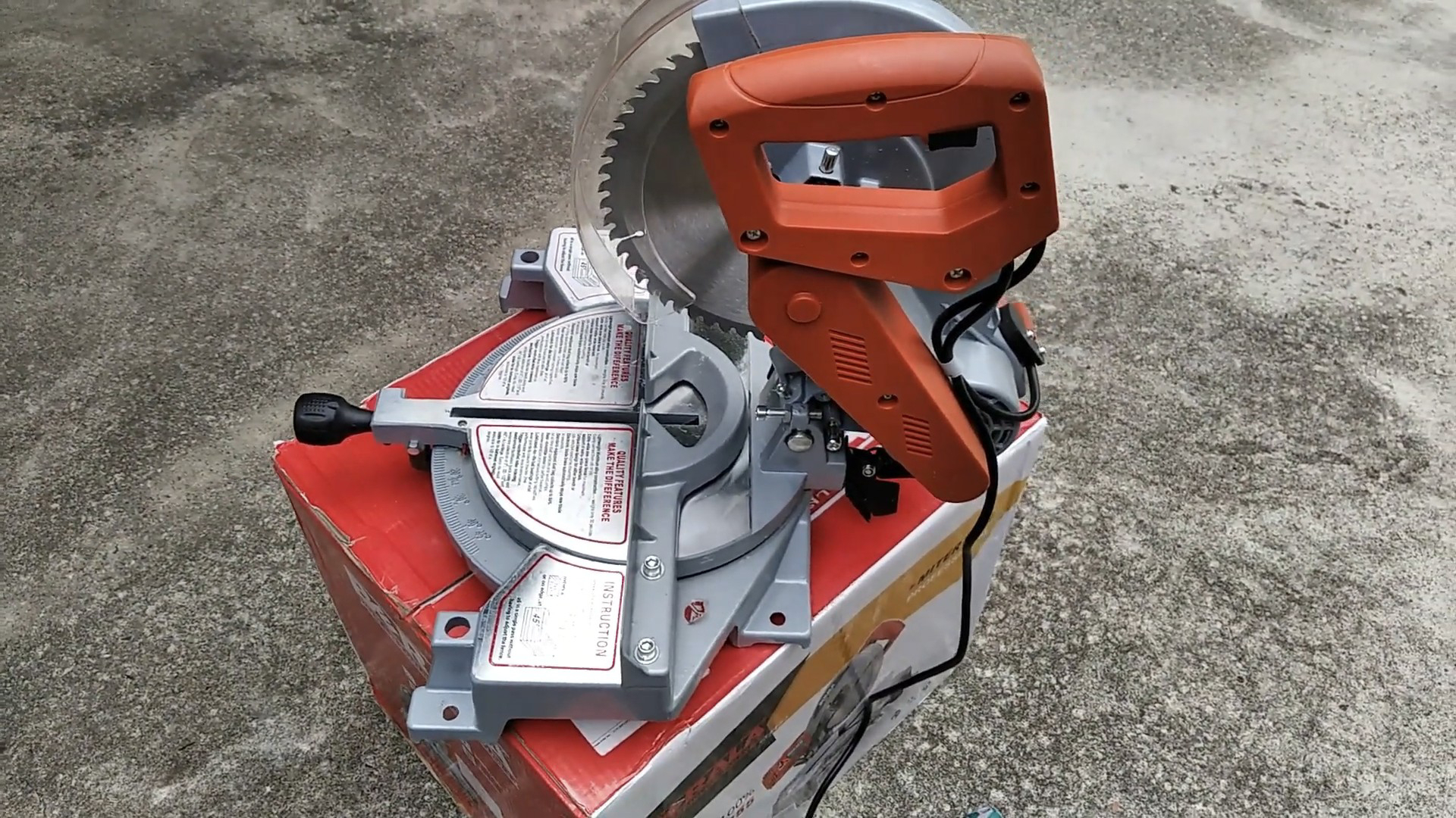 แท่นตัดองศา BERALA รุ่น BL-9255 ขนาด 10 นิ้ว