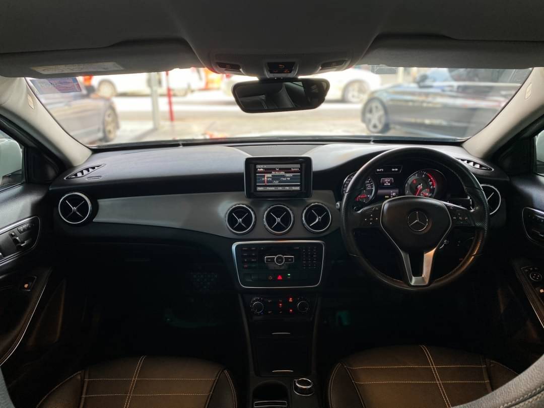 Mercedes-Benz GLA 200 Urban ปี 2015