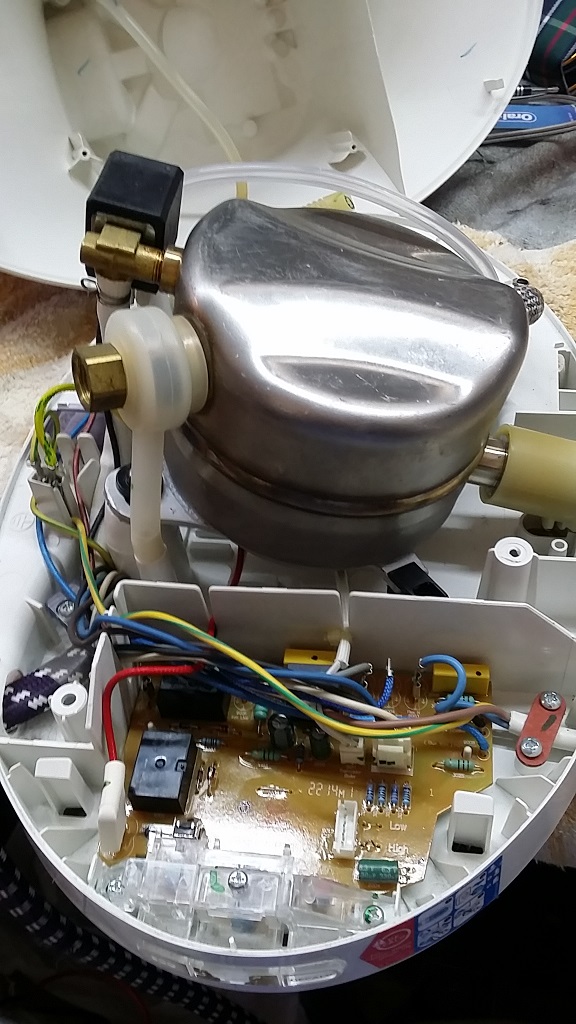 ซ่อมเตารีดไอน้ำ ยี่ห้อ PHILIPS รุ่น GC8615 อาการไอน้ำไม่ออก