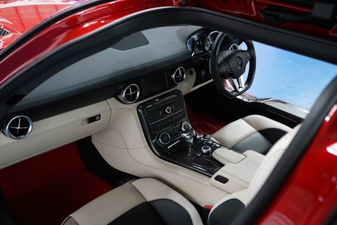 Mercedes Benz SLS AMG Gullwing 6.2 R197 ปี 2011