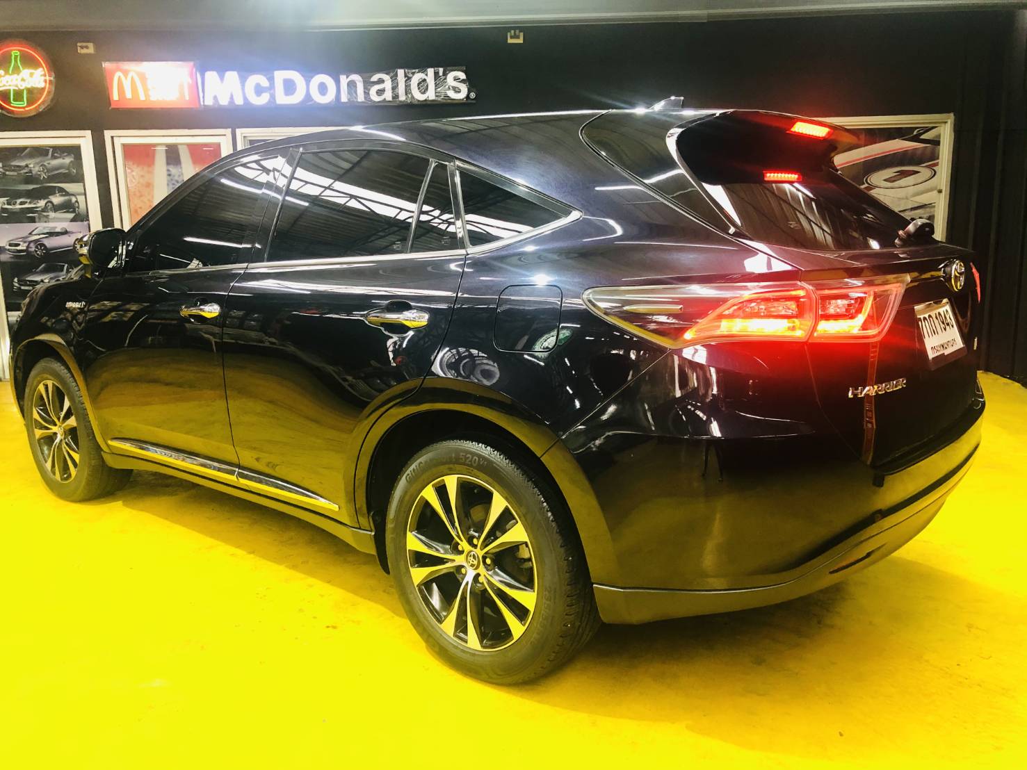 TOYOTA HARRIER 2.5 HYBRID TOP EDITION ปี 2015