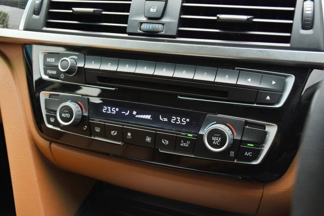 BMW 320D Luxury ปี 2016