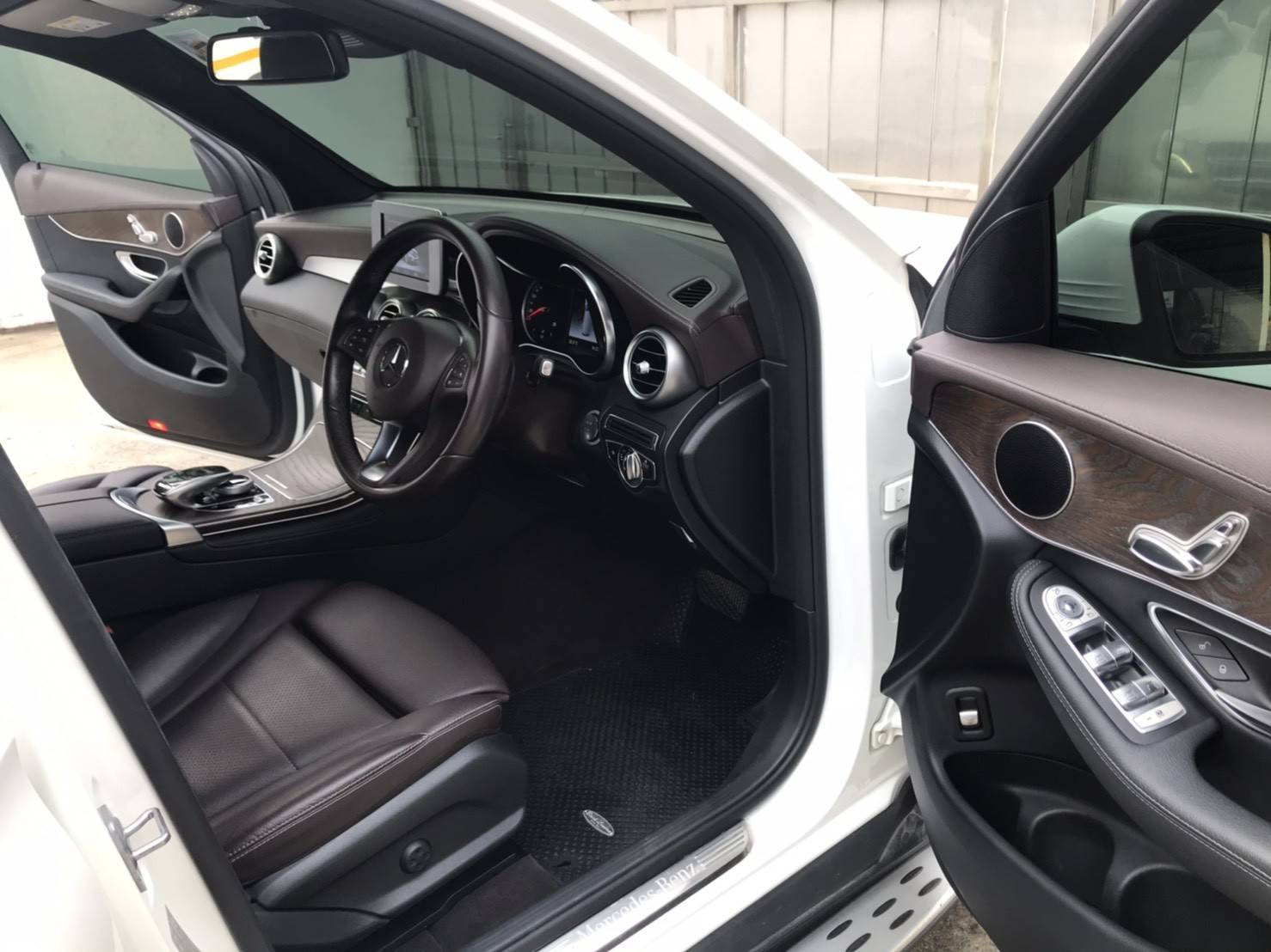 Mercedes Benz GLC 250d offroad ปี 2018