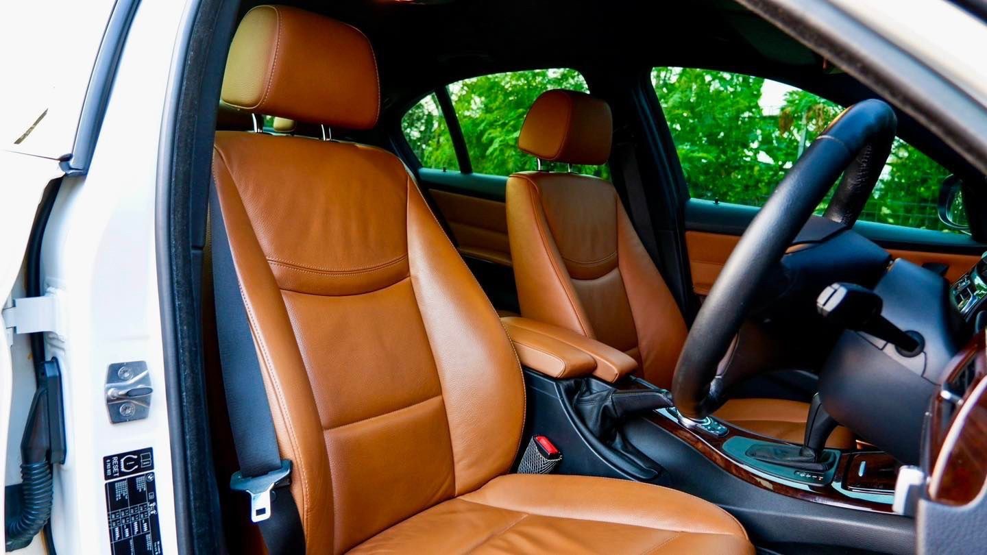 BMW E90 320d SE ปี 2011