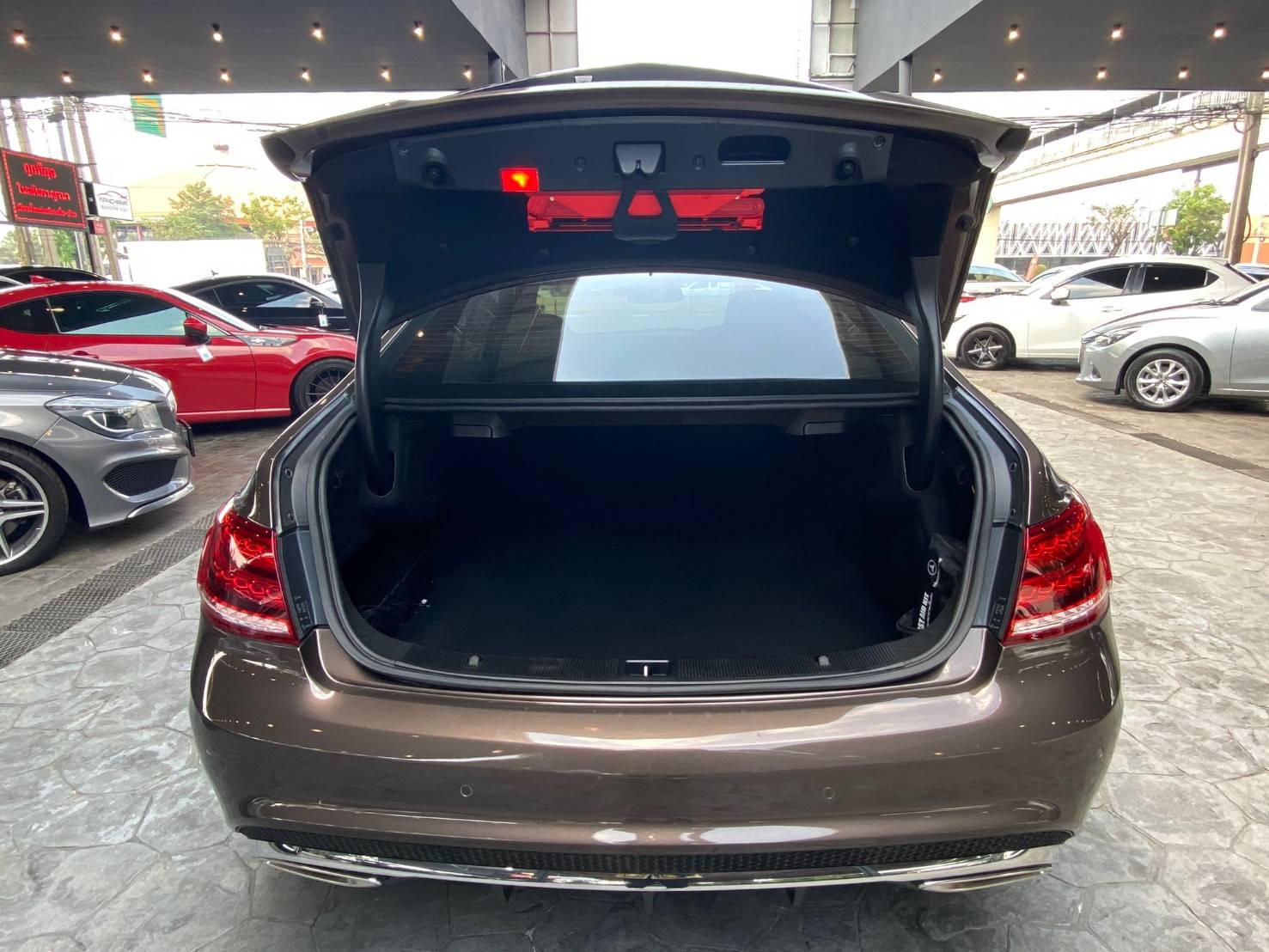 Mercedes-Benz E200 Coupe Facelift AMG ปี 2016
