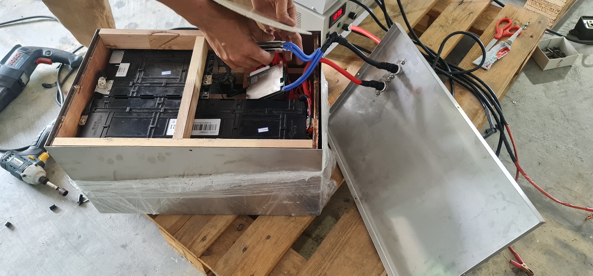 แบตเตอรี่ลิเธียมรับประกอบ ทำตามสั่ง OEM สำหรับระบบโซล่าเซลล์ รถกอล์ฟไฟฟ้า โฟลคลิฟท์ไฟฟ้า รถไฟฟ้า CATL Samsung SDI , LG chem , CALB , Lishen