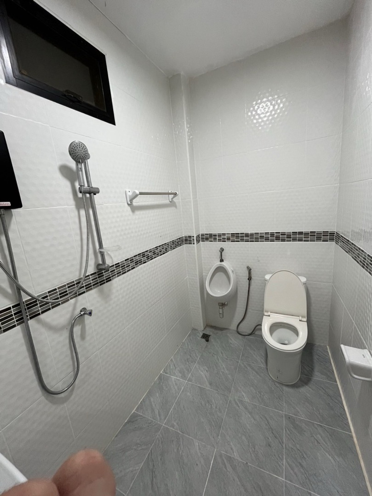 ให้เช่าบ้านหรู ชั้นเดียว ที่ดิน ขนาด 2 งาน ฟื้นที่ใช้สอย ขนาด 200 ตารางวา พร้อมสระว่ายน้ำ ย่านสามโคก