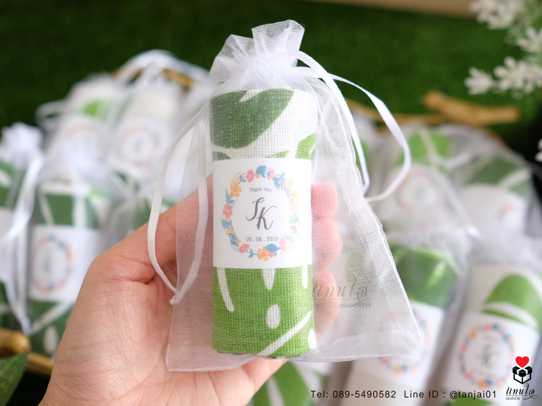 ของชำร่วยถุงผ้า กระเป๋าผ้า ธีมสีเขียว พิมพ์ลายน่ารัก สดใส ม้วนสายคาดขนาด 20x25cm