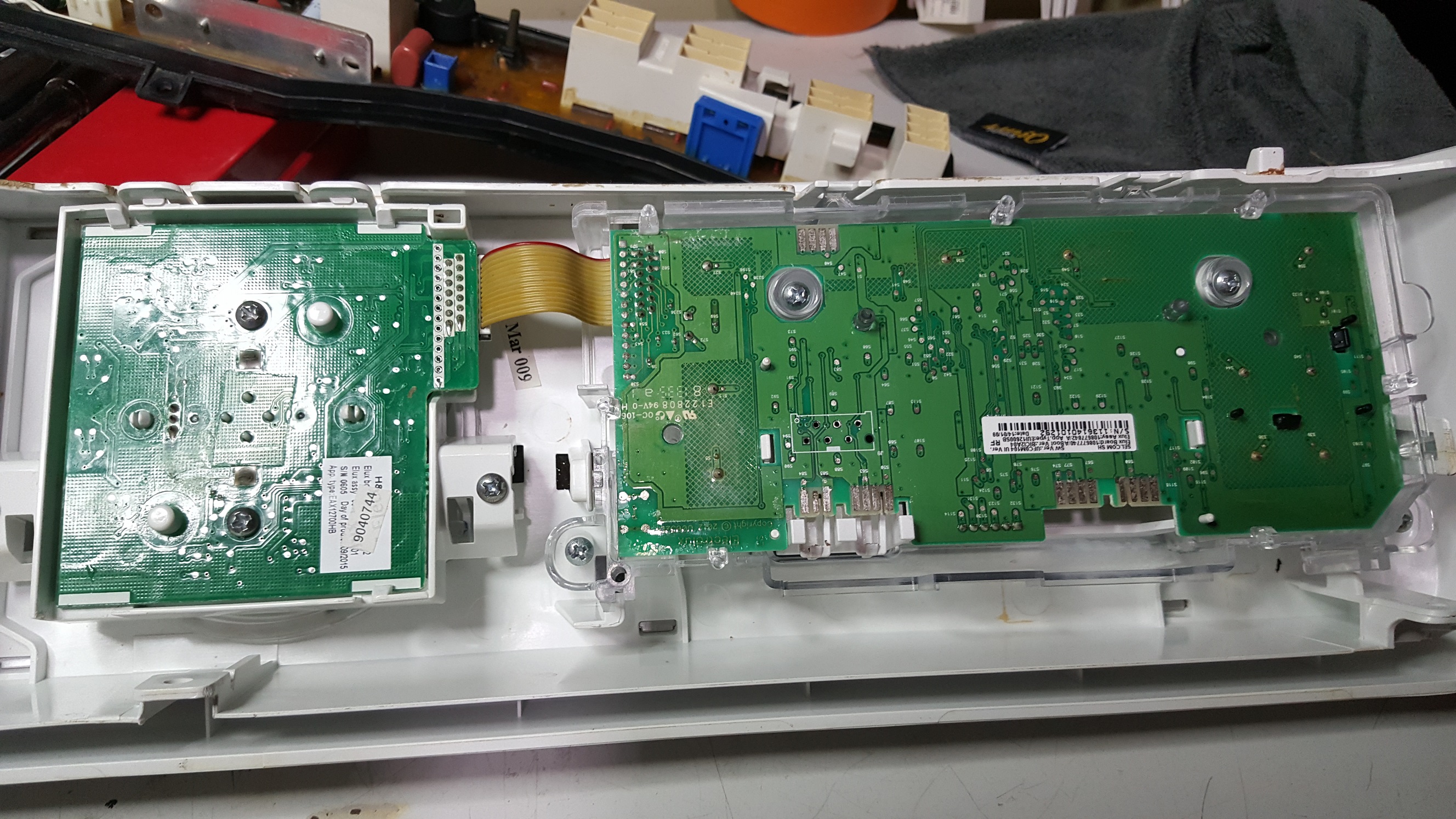 ซ่อมเครื่องซักผ้า ยี่ห้อ ELECTROLUX รุ่น EWF12022 อาการเลือกโปรแกรมซักไม่ได้