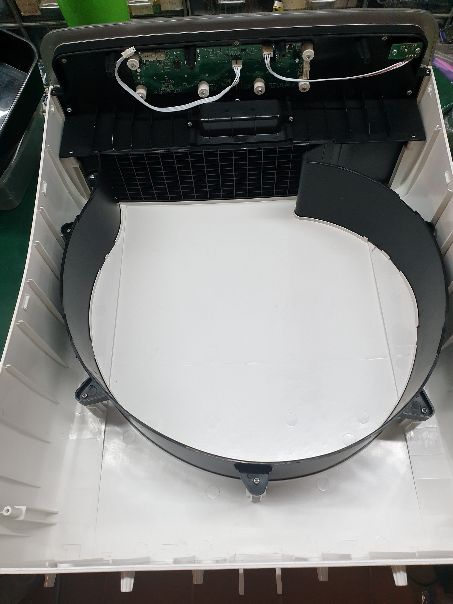 ล้างเครื่องฟอกอากาศ ยี่ห้อ STADLER FORM รุ่น Roger R-011