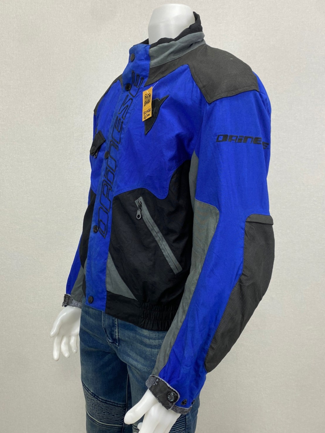 เสื้อขี่มอเตอร์ไซด์( มือสอง) RCS 842: อก 50" ยาว 24" ** Dainese** (ไม่การ์ดหลัง)