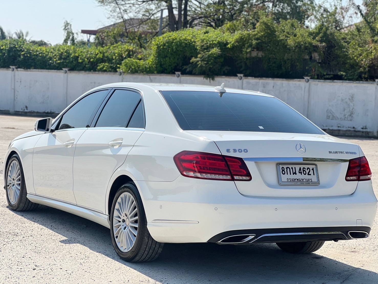 Mercedes Benz E300 Exclusive Bluetec Hybrid W212 ปี 2013